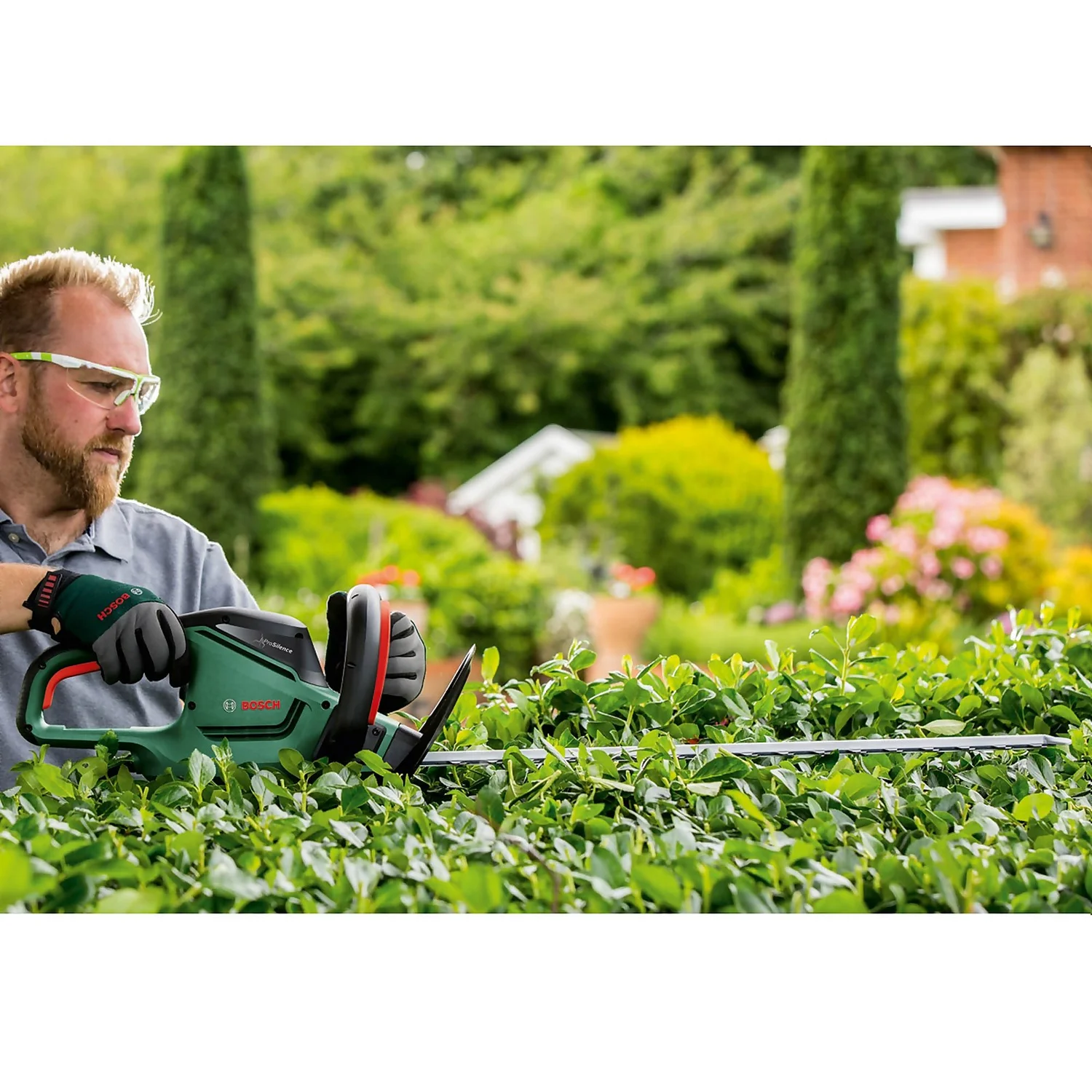 Bosch Universal Hedgecut 50 Hedgecutter 9 Bosch Universal Hedgecut 50 Hedgecutter - Image 7