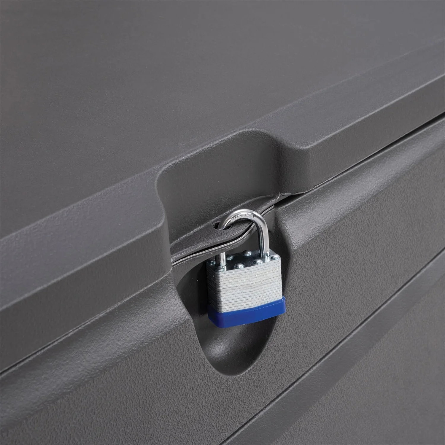 Lifetime Heavy Duty 492L Outdoor Deck Box - Carbonized Gray 6 Lifetime Heavy Duty 492L Outdoor Deck Box - Carbonized Gray - Image 4