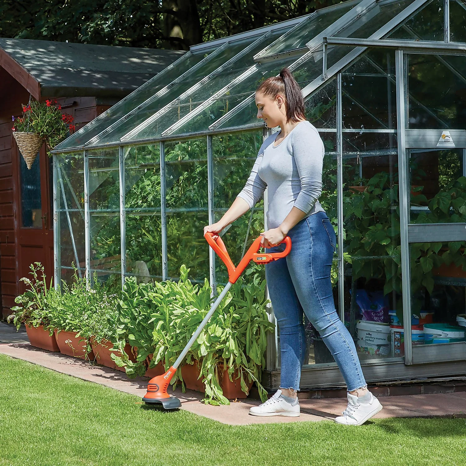 Flymo SimpliTrim Cordless Trimmer 7 Flymo SimpliTrim Cordless Trimmer - Image 5